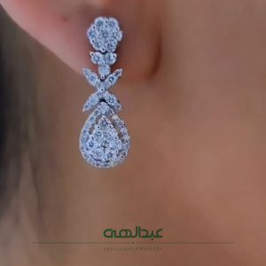 Jewelry earrings, diamond earrings, brilliant earrings