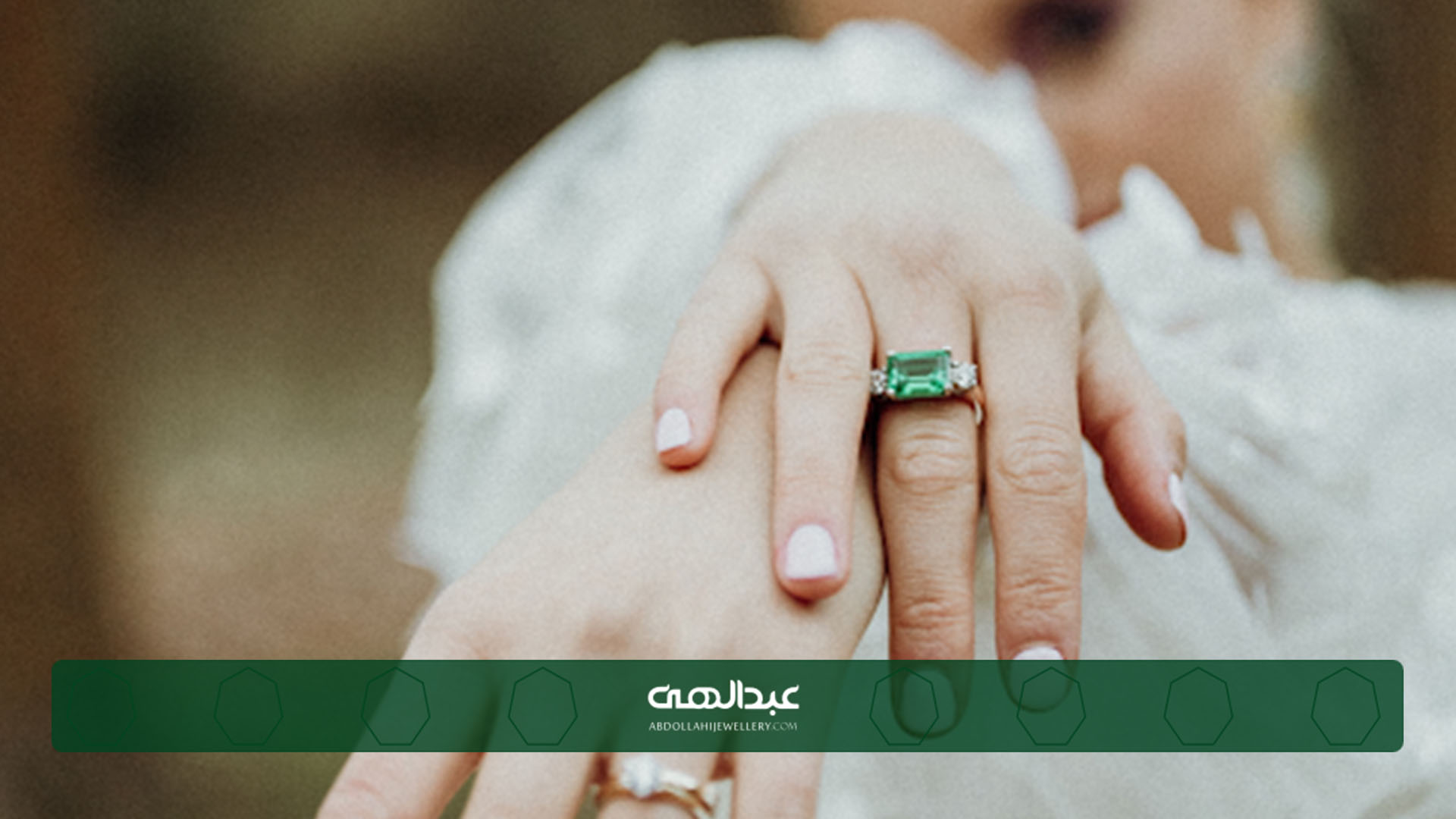 نقش رنگ سنگ‌های قیمتی در طراحی جواهرات | جواهری عبدالهی