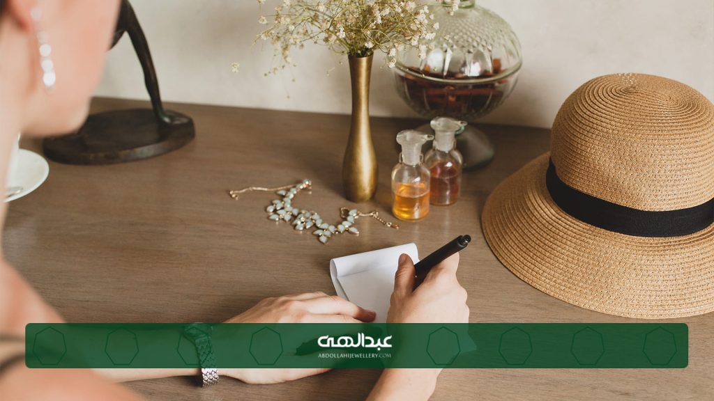 چگونه برای محیط کار خرید جواهر هوشمندانه انجام دهیم؟